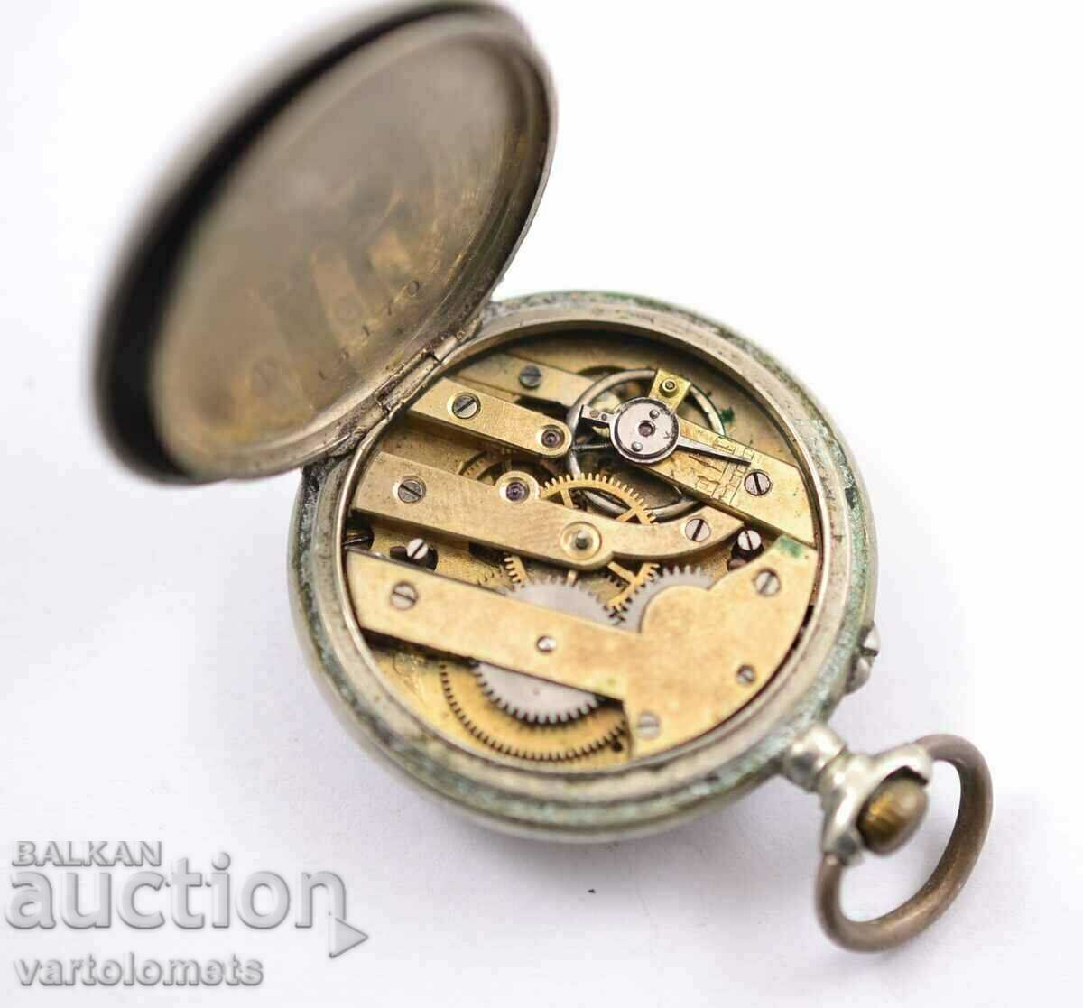 Livrarea Ceas de buzunar argintiu antic - nu funcționează