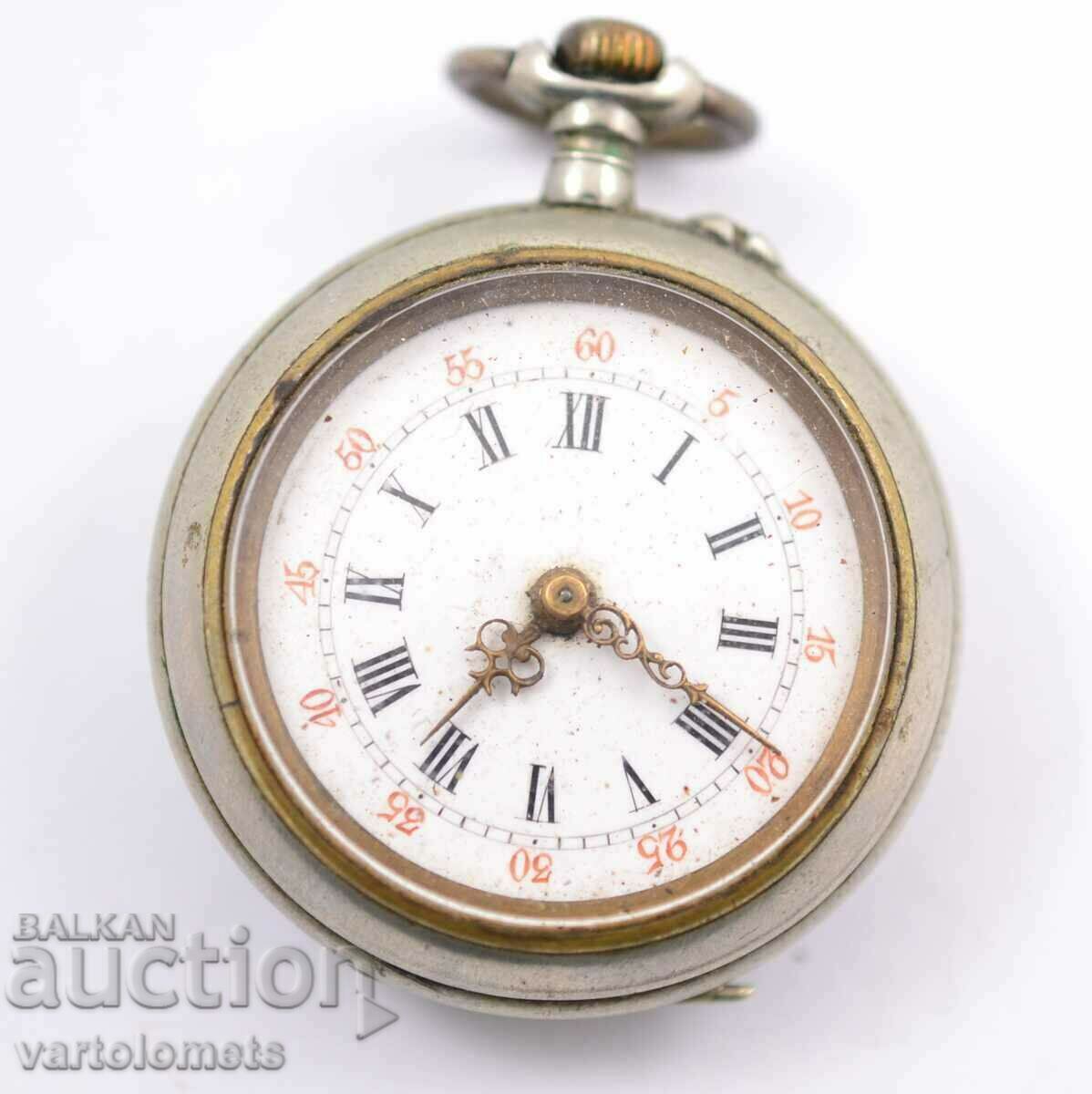 Старинен сребърен джобен часовник -   не работи