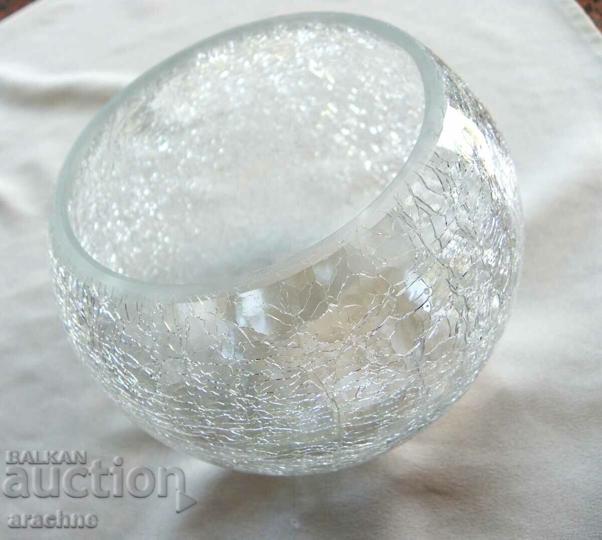 Британска стъклена купа от "cracked glass"
