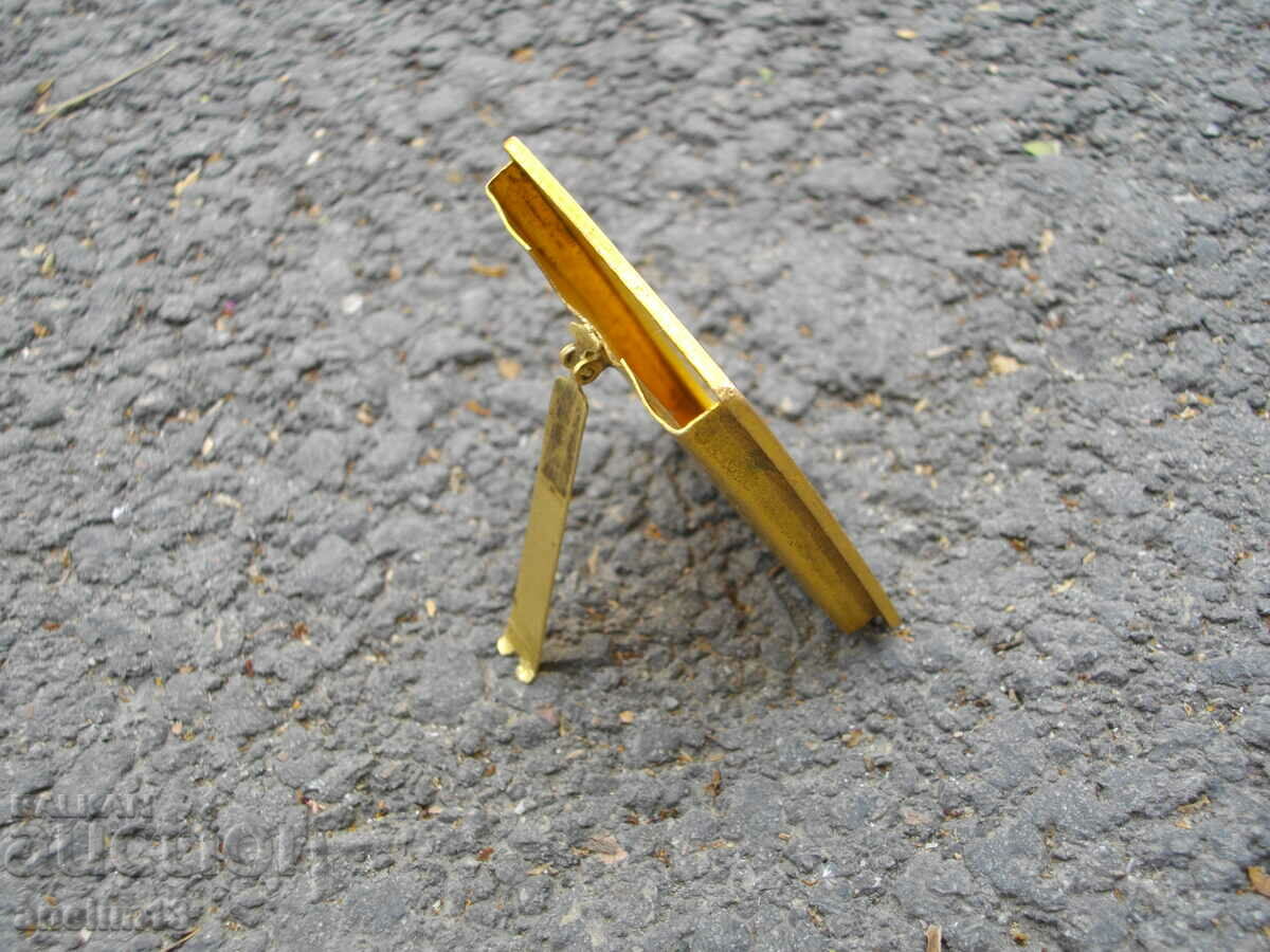 Delivery of AN OLD GILT ENAMEL PICTURE FRAME Delivery of AN OLD GILT ENAMEL PICTURE FRAME