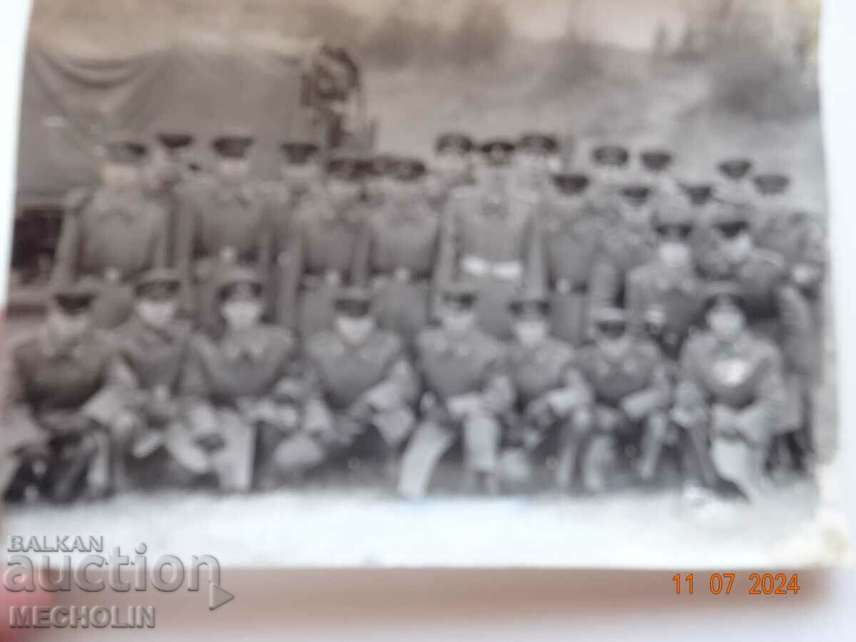 OLD MILITARY PHOTO 2 - 5 OLD MILITARY PHOTO 2 - 5