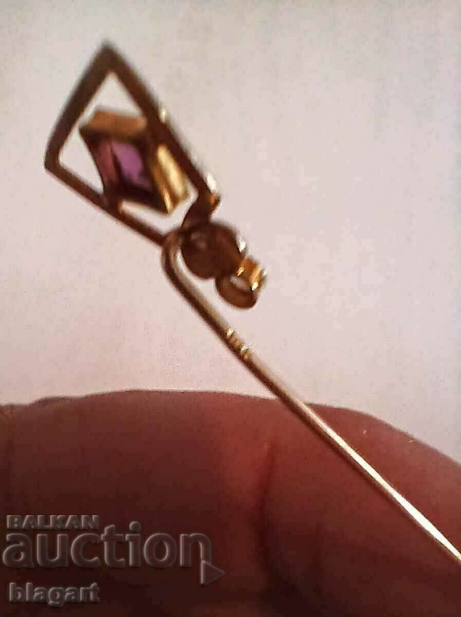 Παράδοση Χρυσή βελόνα, ζαφείρι, μαργαριτάρι