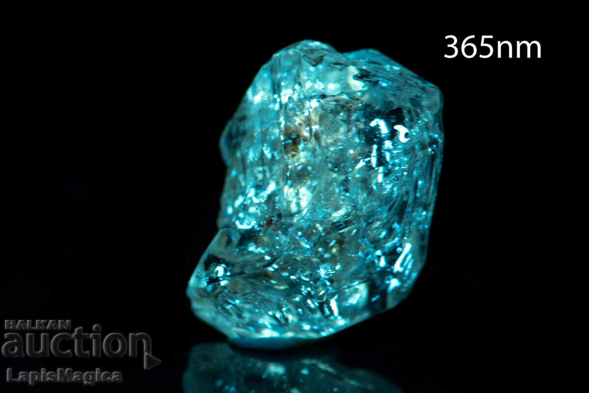 Petroleum Quartz Crystal 7.2ct Fluorescent #3