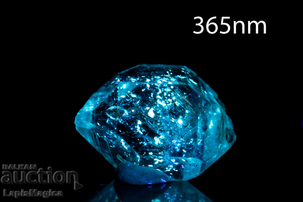 Петролен кварц кристал 3.2ct флуоресцентен #8