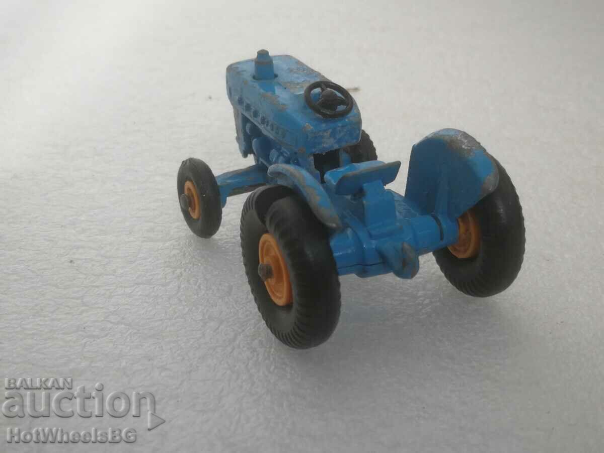 - MATCHBOX LESNEY. No. 39C Ford Tractor 1967 - 5