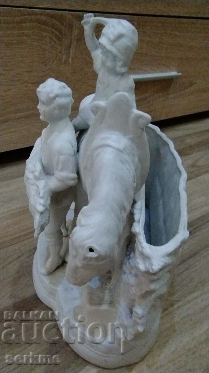 Auction  Porcelain figure