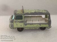 - MATCHBOX LESNEY. No. 21C Commer Bottle Float 1961