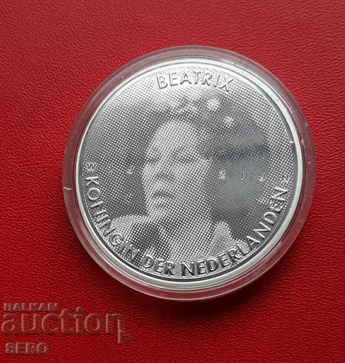 Нидерландия-10 евро 2005-25 г.управление на кралицата-сребро