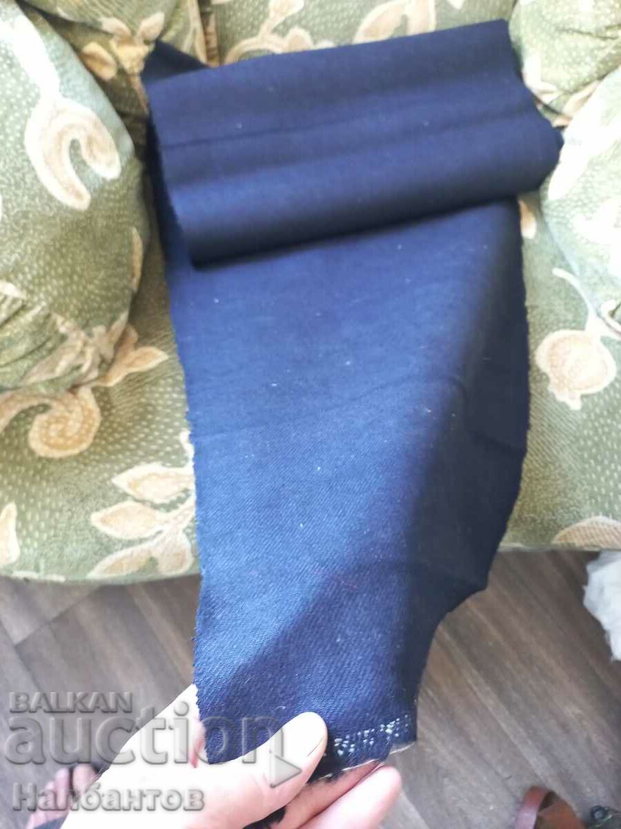 СТАР ТЪНЪК ВЪЛНЕН ПЛАТ ЗА ПОЯСИ НОСИЯ с цена 300.00 лв. | € 153.39 СТАР ТЪНЪК ВЪЛНЕН ПЛАТ ЗА ПОЯСИ НОСИЯ с цена 300.00 лв. | € 153.39