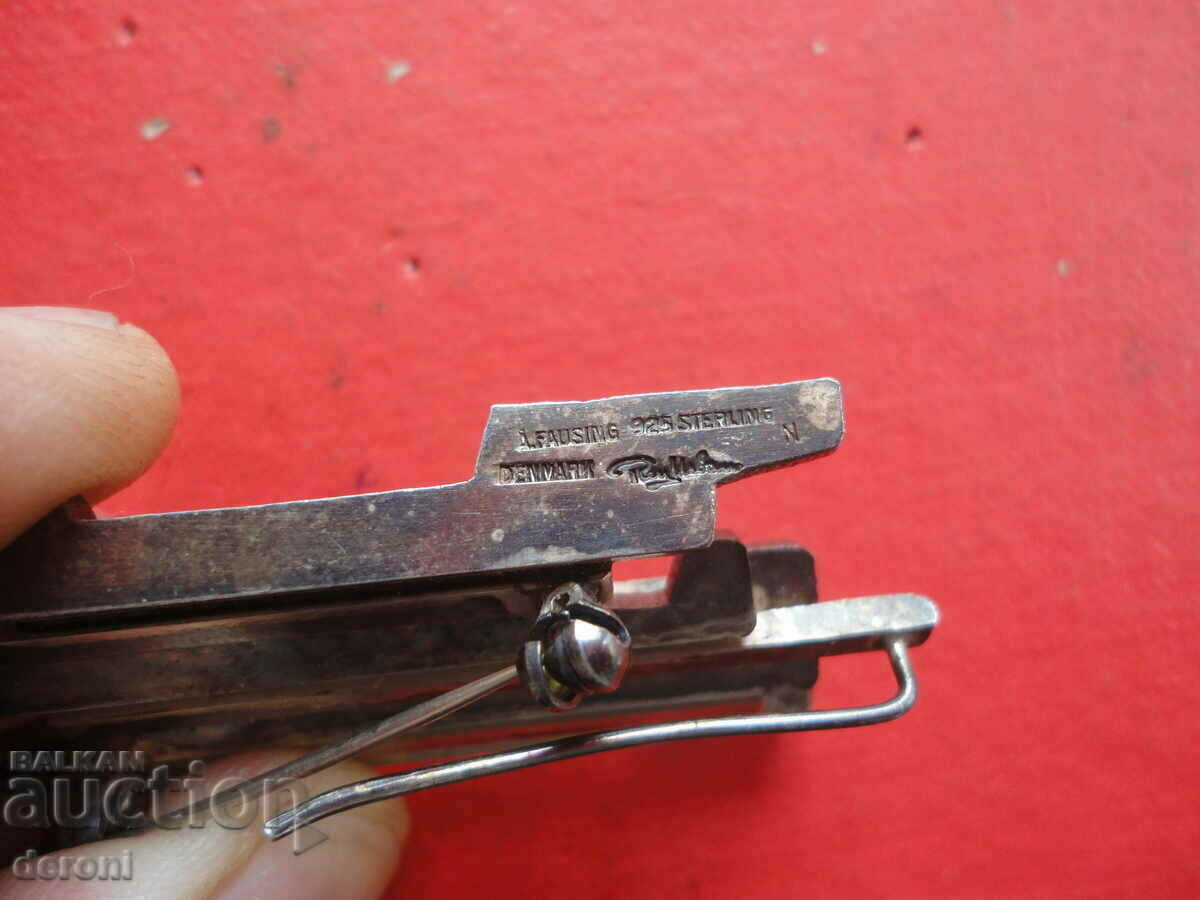 Delivery of Unique designer silver brooch pendant Delivery of Unique designer silver brooch pendant