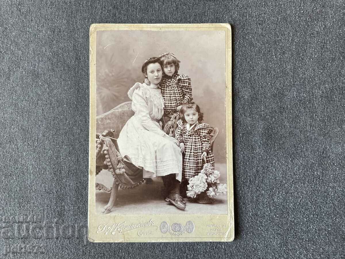 Стара снимка картон Д. А. Карастоянов 1899 майка с деца