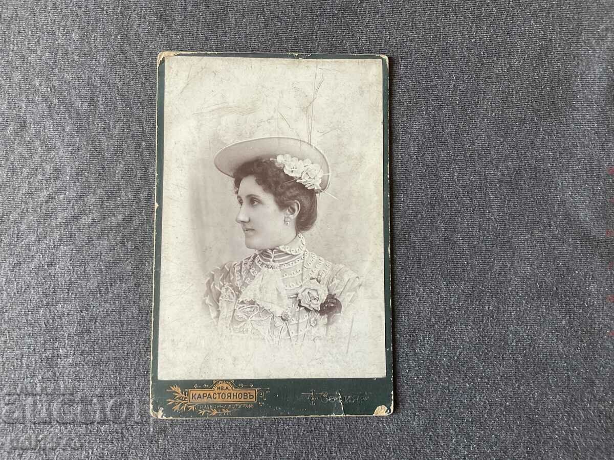 Стара снимка картон Ив. А. Карастоянов 1900 жена шапка