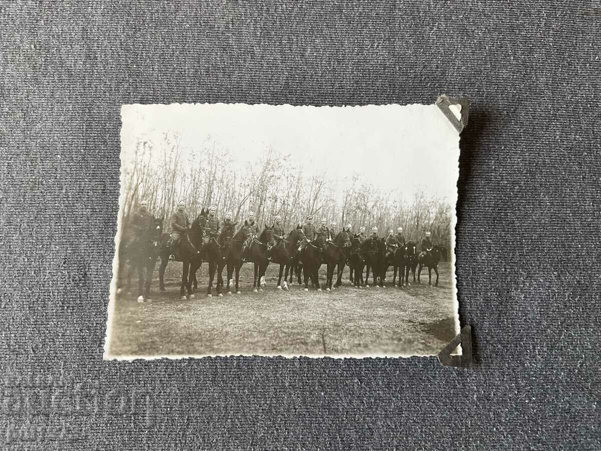 Fotografie veche a paznicilor de cai, 1920