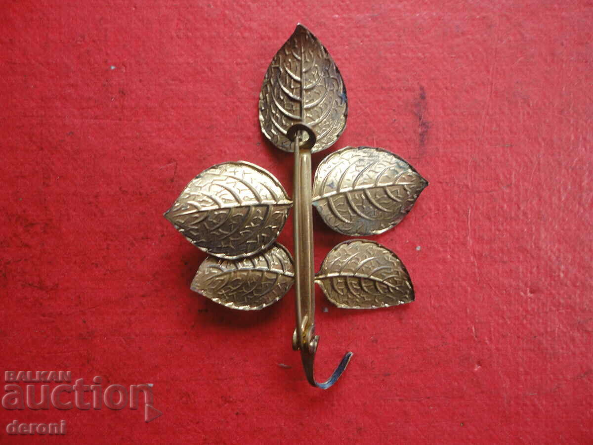 Auction Bronze leaf brooch Auction Bronze leaf brooch