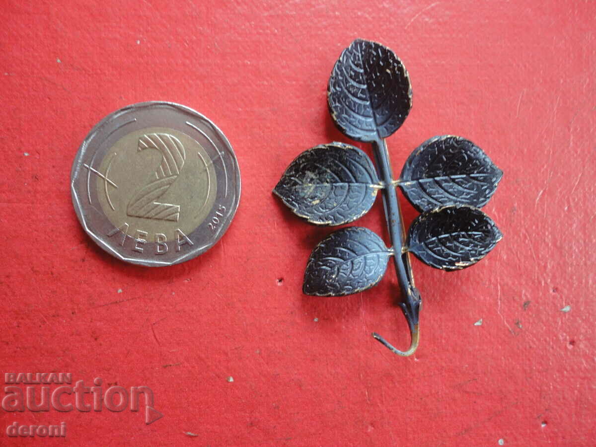 Bronze leaf brooch