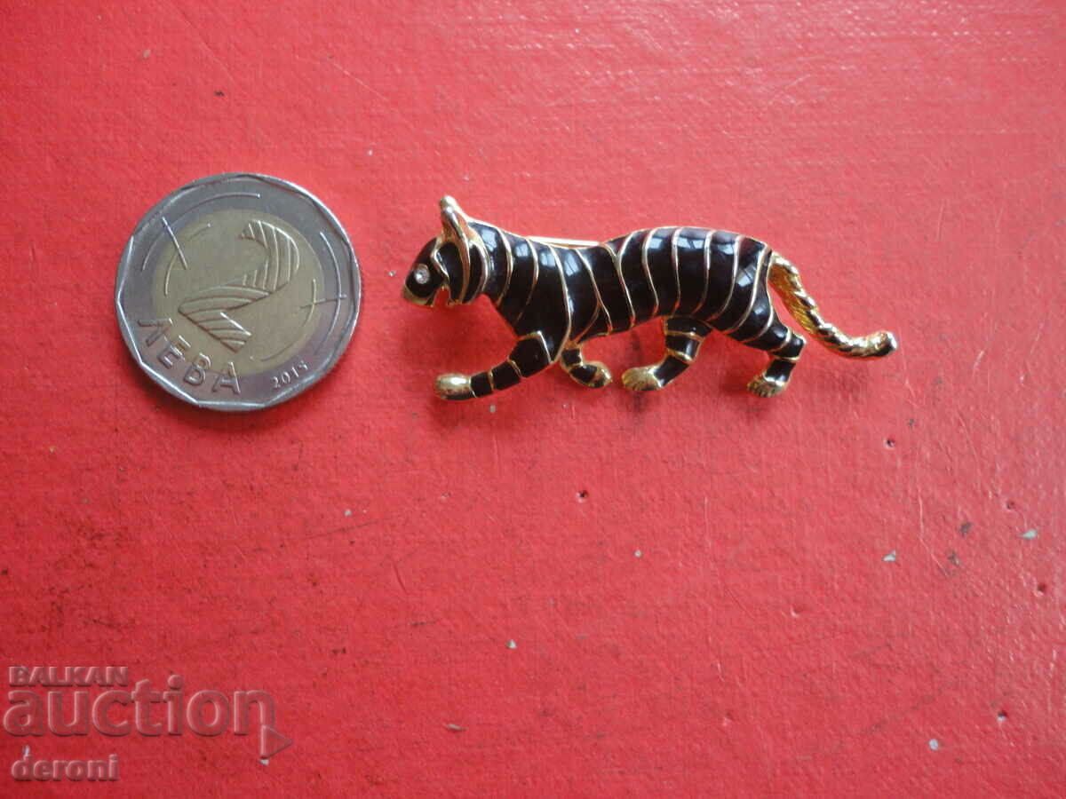Gilded tiger panther brooch