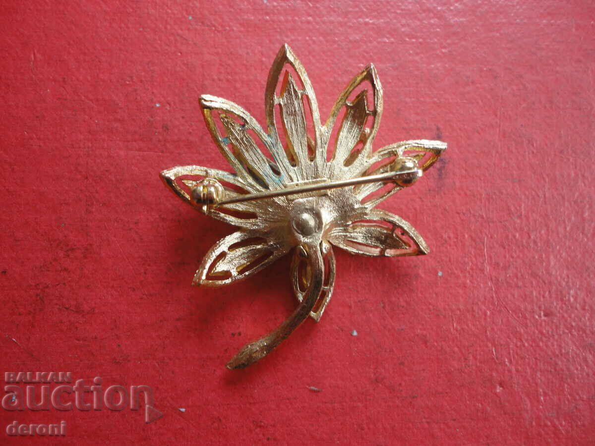 Auction Gilded flower brooch 3 Auction Gilded flower brooch 3