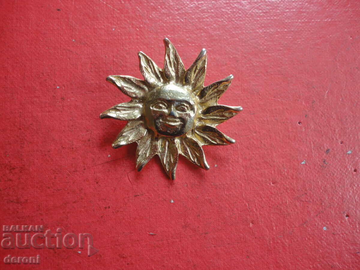 Auction Gilded sun brooch 5 Auction Gilded sun brooch 5