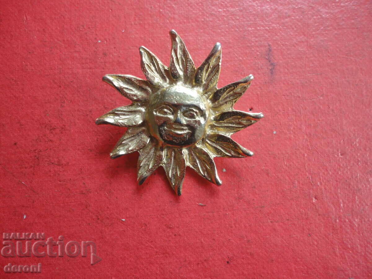 Gilded sun brooch 5 - 5 Gilded sun brooch 5 - 5
