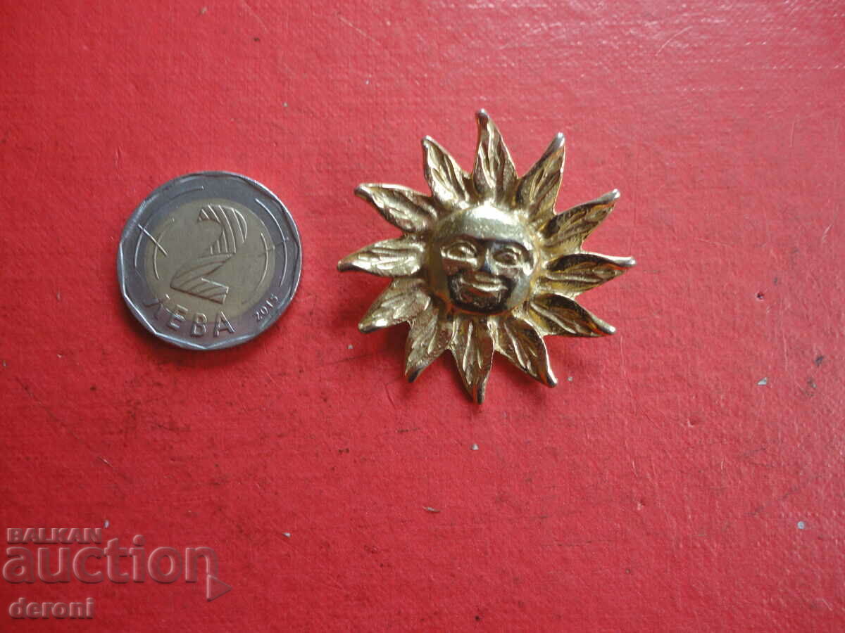 Gilded sun brooch 5