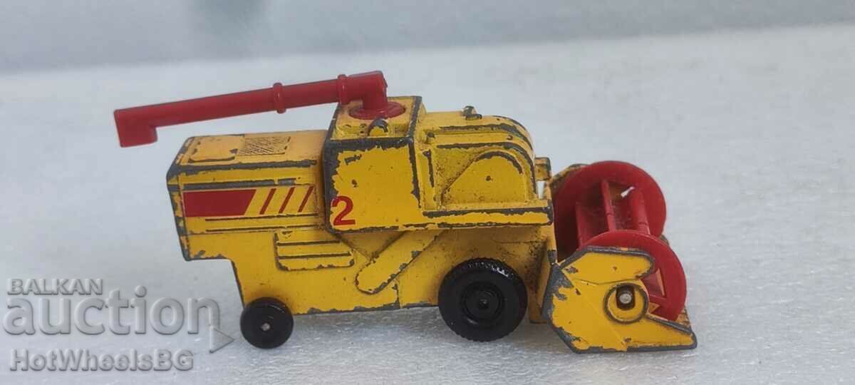 MATCHBOX LESNEY No. 51C Combine Harvester with price 4.99 BGN | € 2.55 MATCHBOX LESNEY No. 51C Combine Harvester with price 4.99 BGN | € 2.55