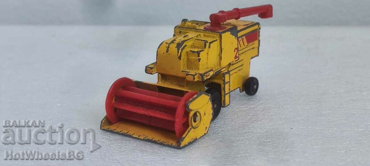 Auction MATCHBOX LESNEY No. 51C Combine Harvester Auction MATCHBOX LESNEY No. 51C Combine Harvester