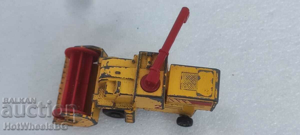 MATCHBOX LESNEY No. 51C Combine Harvester - 5 MATCHBOX LESNEY No. 51C Combine Harvester - 5