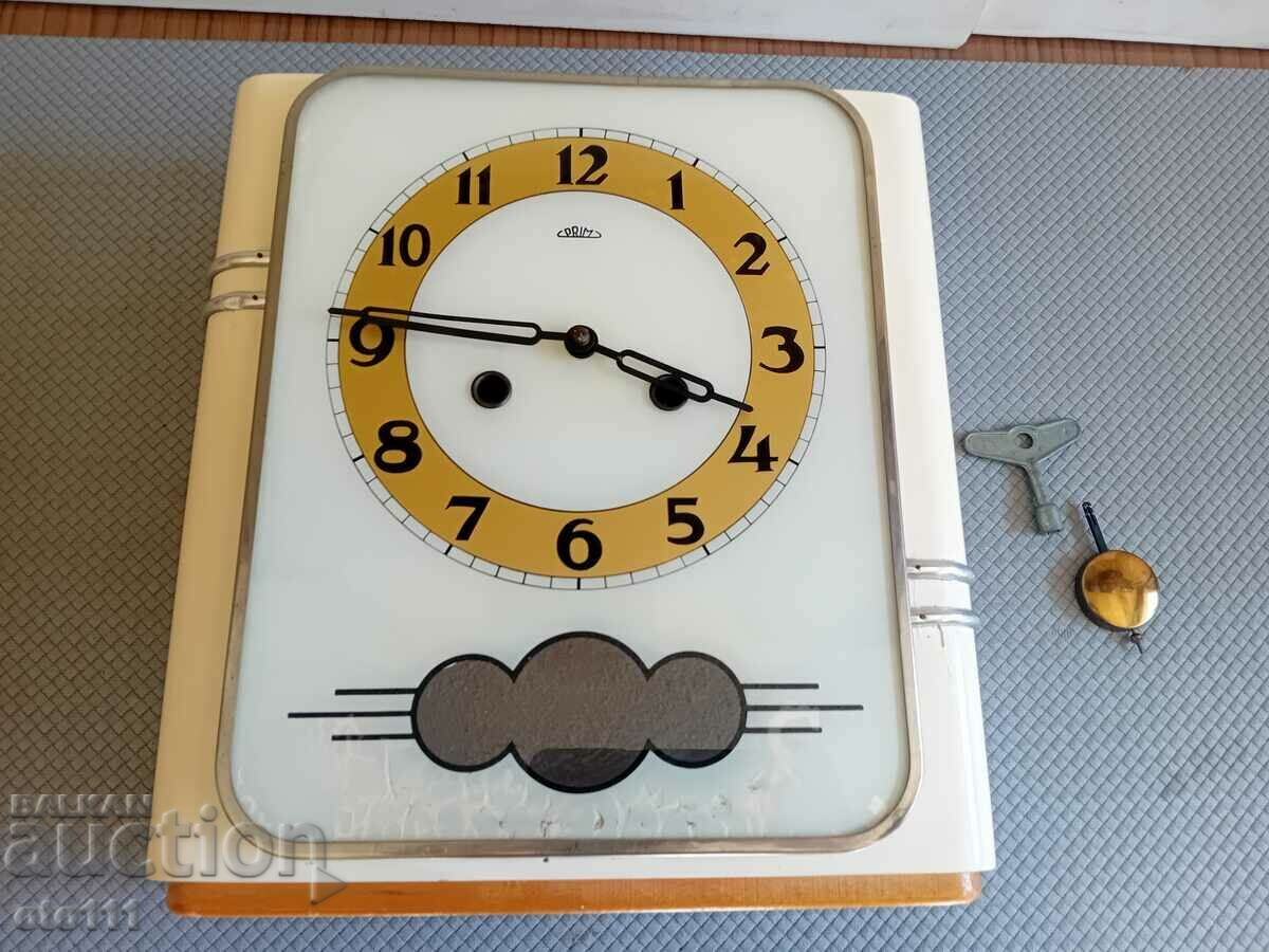 Delivery of WALL CLOCK - PRIM - PRIM