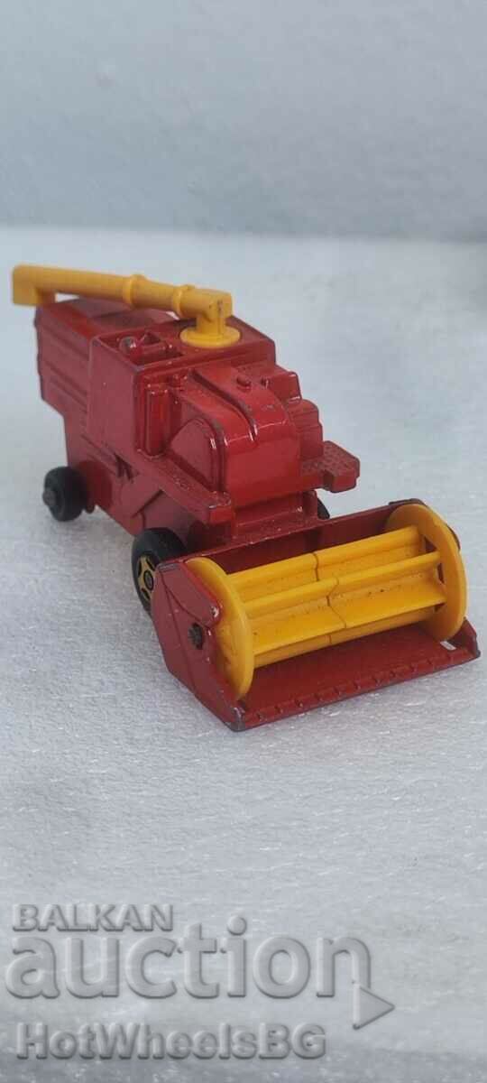 Auction MATCHBOX LESNEY No 51C Combine Harvester 1977 Auction MATCHBOX LESNEY No 51C Combine Harvester 1977
