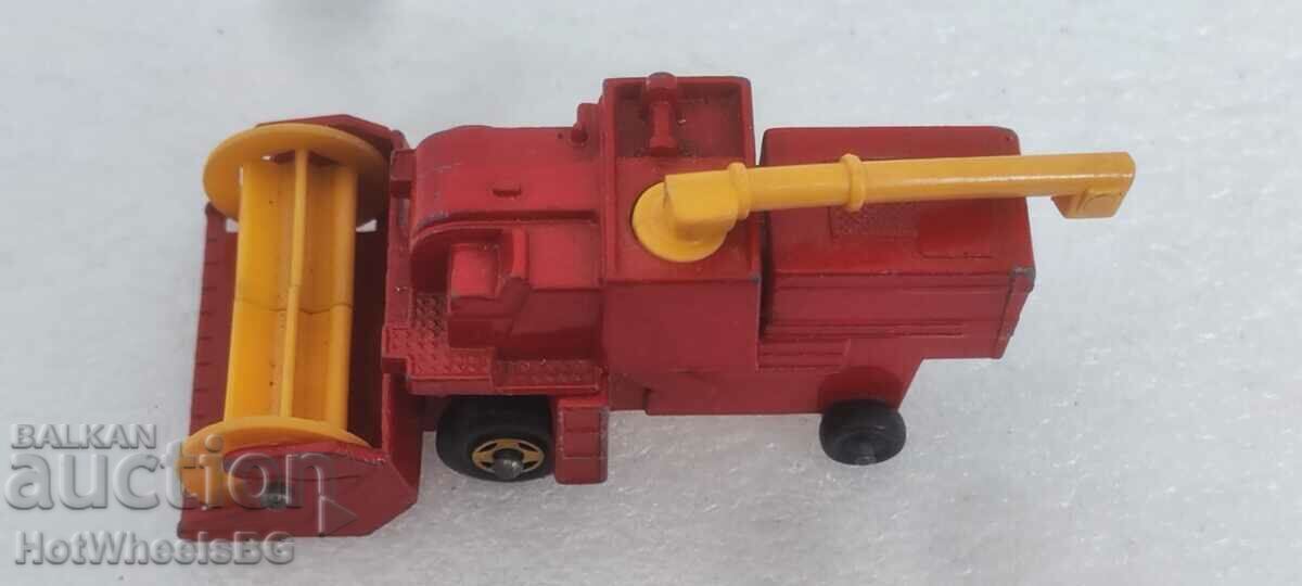 MATCHBOX LESNEY No 51C Combine Harvester 1977 - 5 MATCHBOX LESNEY No 51C Combine Harvester 1977 - 5