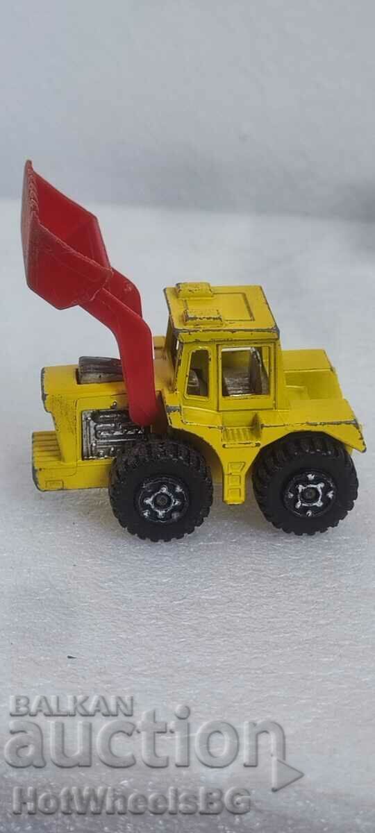 MATCHBOX LESNEY No 29C Tractor Shovel 1976 with price 4.99 BGN | € 2.55