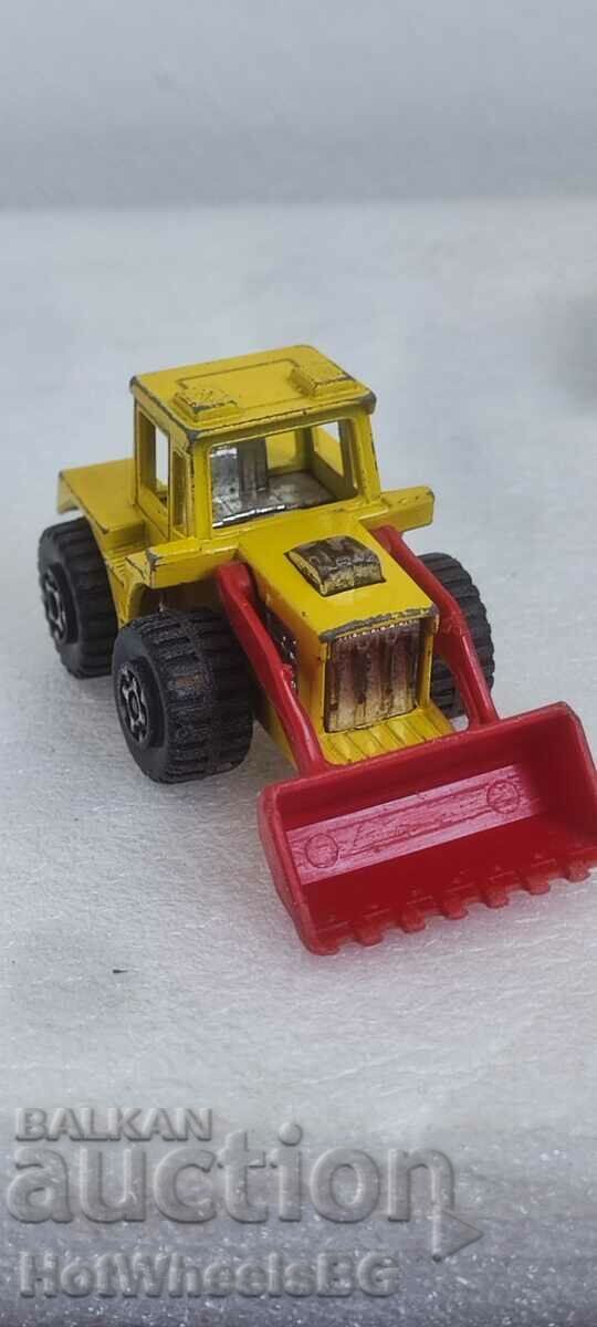 Delivery of MATCHBOX LESNEY No 29C Tractor Shovel 1976