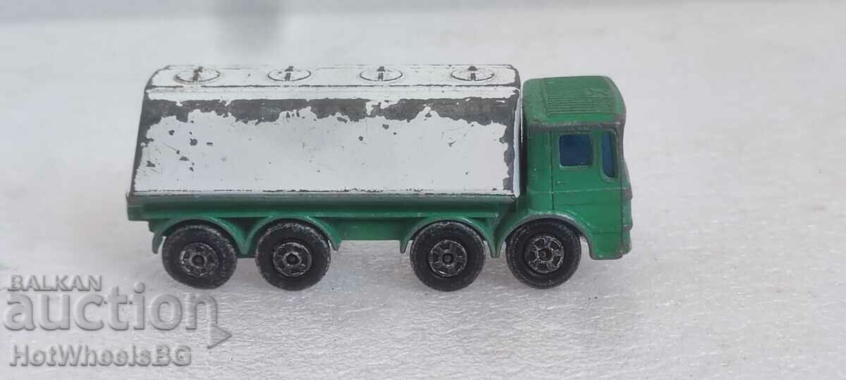 -MATCHBOX LESNEY No 32A Leyland Tanker 1970 with price 5.00 BGN | € 2.56 -MATCHBOX LESNEY No 32A Leyland Tanker 1970 with price 5.00 BGN | € 2.56