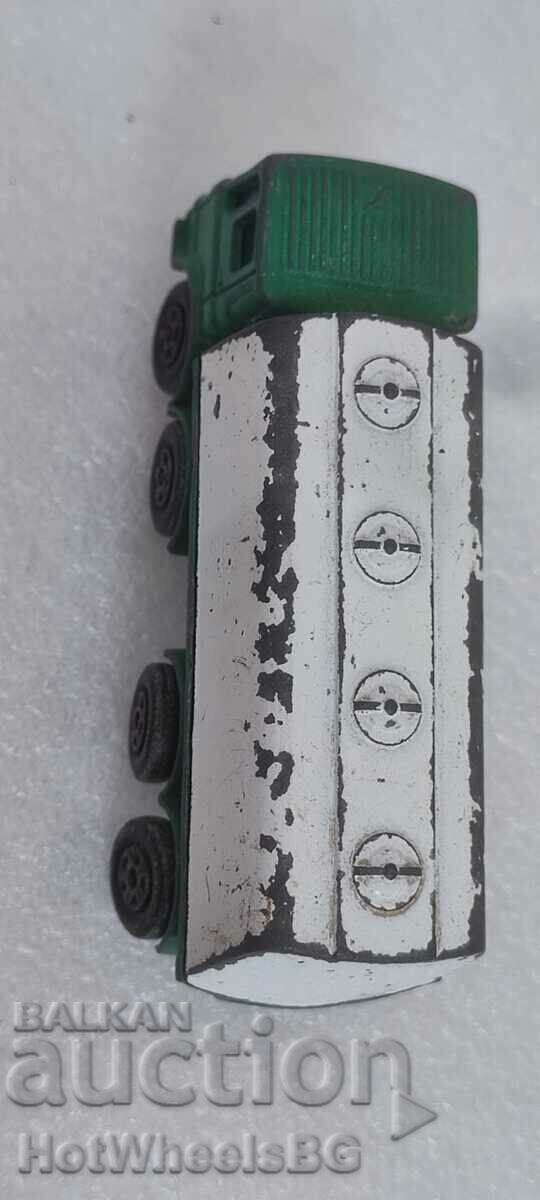 -MATCHBOX LESNEY No 32A Leyland Tanker 1970 - 5 -MATCHBOX LESNEY No 32A Leyland Tanker 1970 - 5