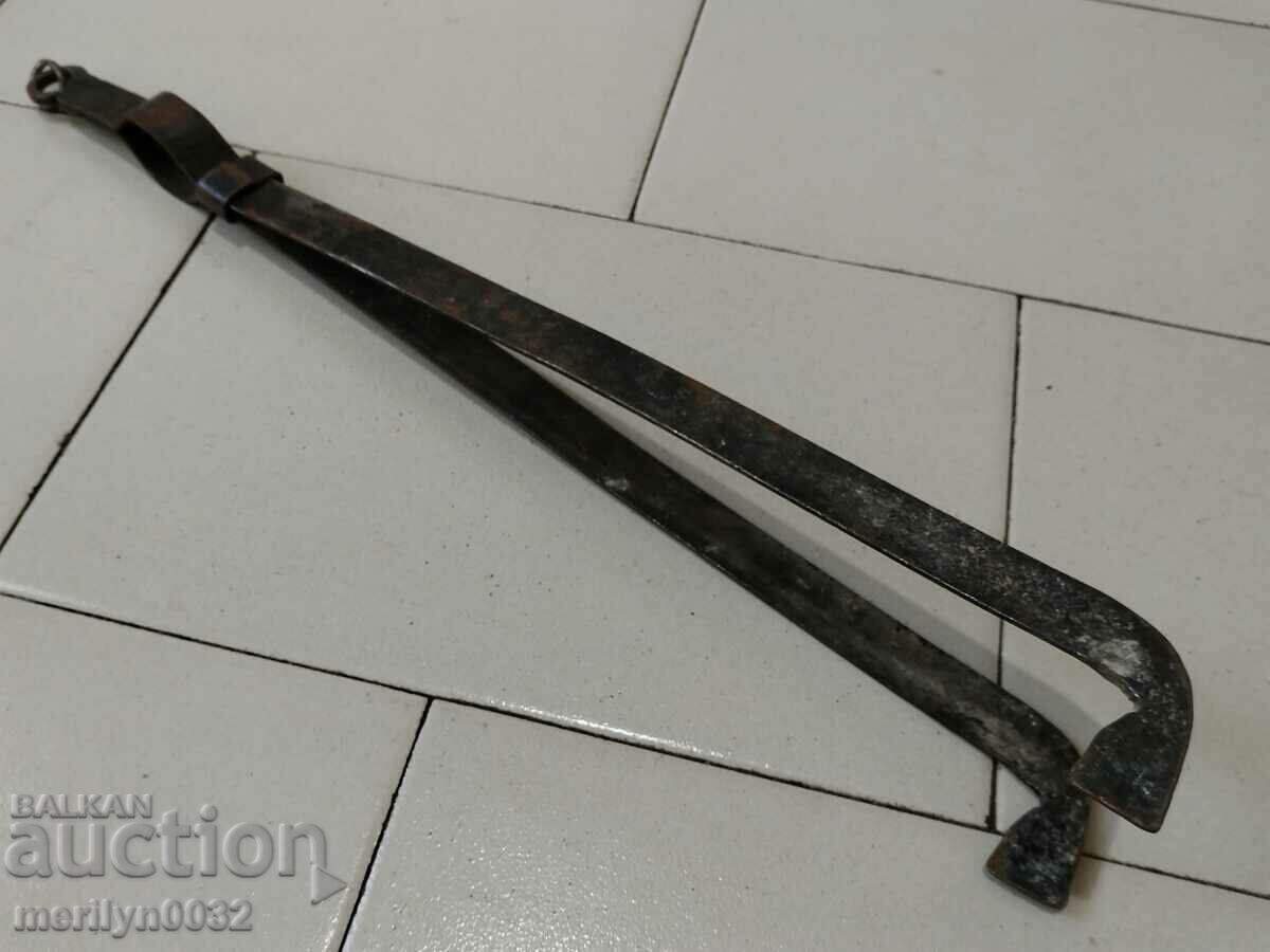 Old dilaf, tongs, wrought iron for oven with price 39.00 BGN | € 19.94 Old dilaf, tongs, wrought iron for oven with price 39.00 BGN | € 19.94