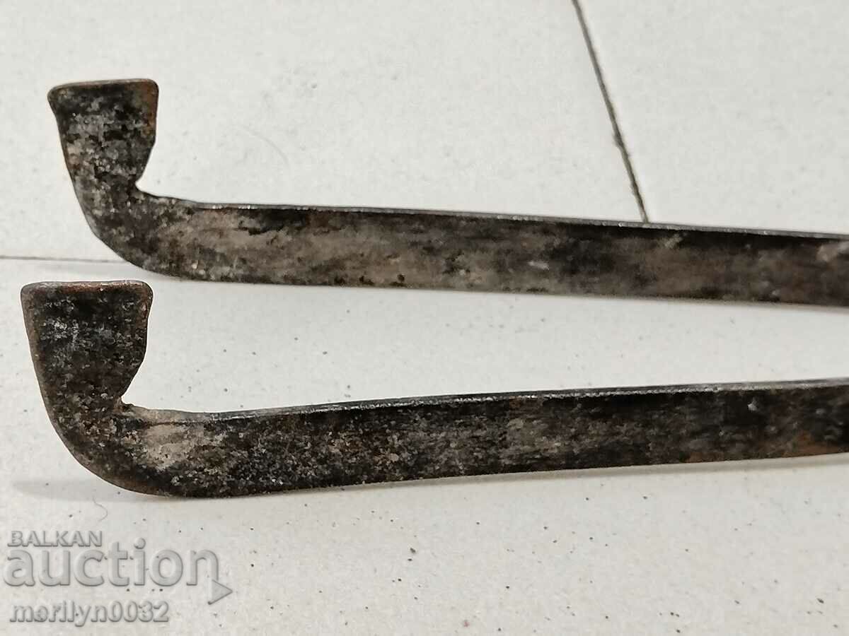 Delivery of Old dilaf, tongs, wrought iron for oven Delivery of Old dilaf, tongs, wrought iron for oven
