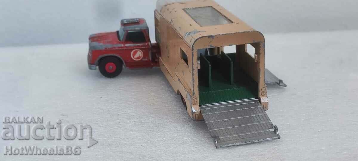 MATCHBOX LESNEY King Size No. K-18A Articulated Horse Box. - 6 MATCHBOX LESNEY King Size No. K-18A Articulated Horse Box. - 6