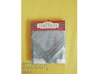 Light gray linen tablecloth + 4 napkins