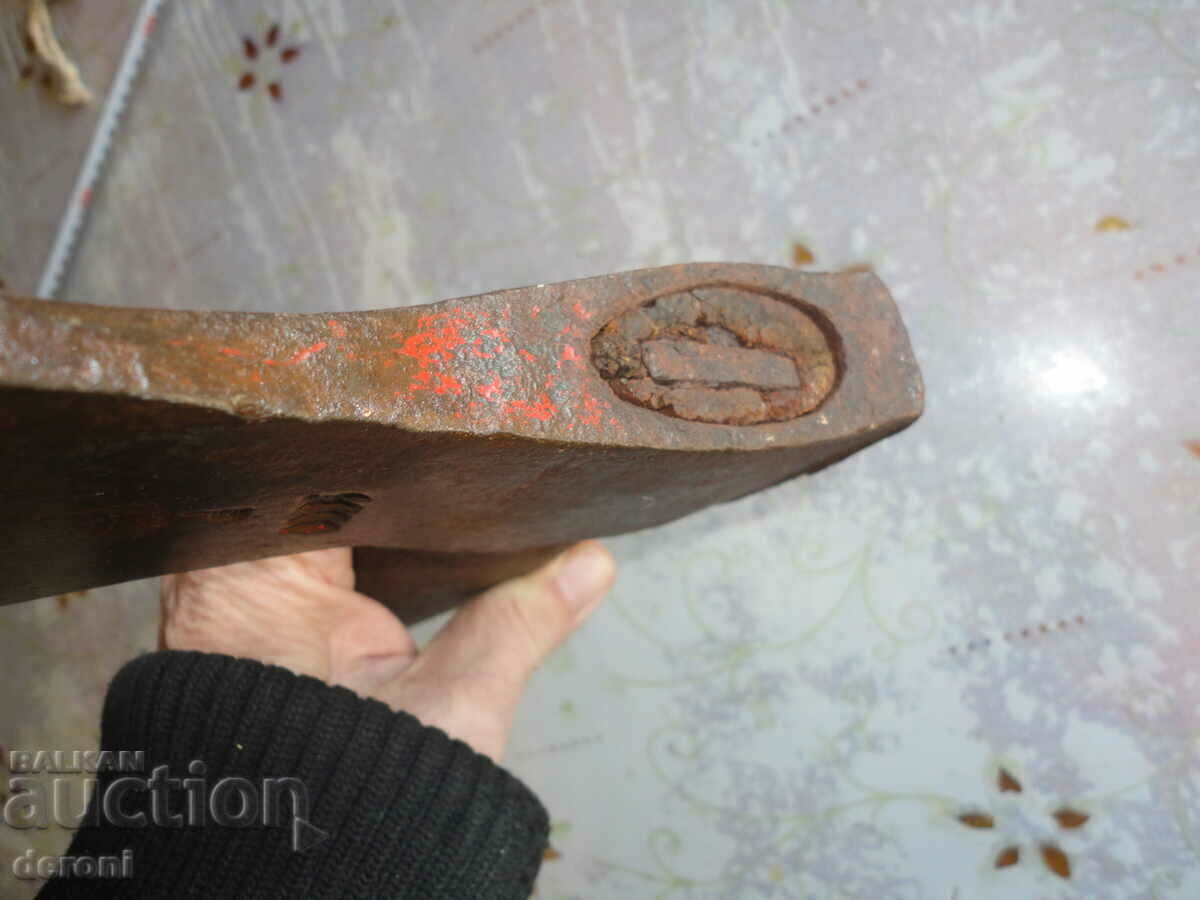 Delivery of Great old German ax ax marks 1