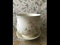 Porcelain flower pot with saucer