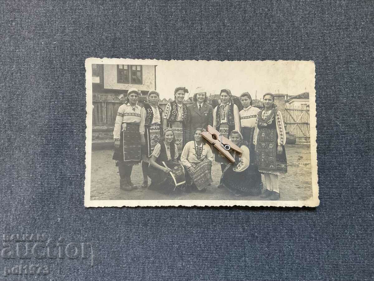 Παλιά φωτογραφικά εθνογραφικά κοστούμια του 1920