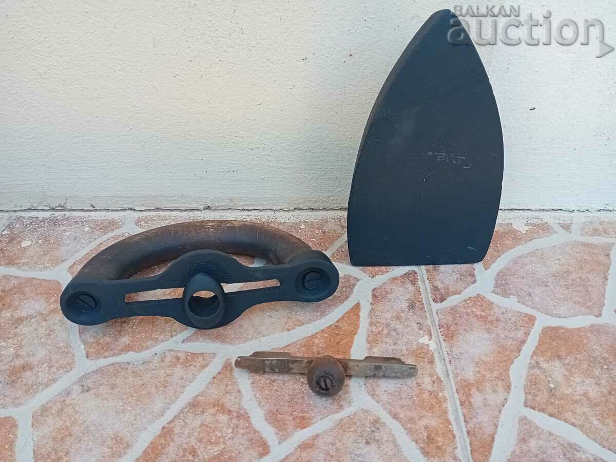 Delivery of antique mini heat iron 19th century