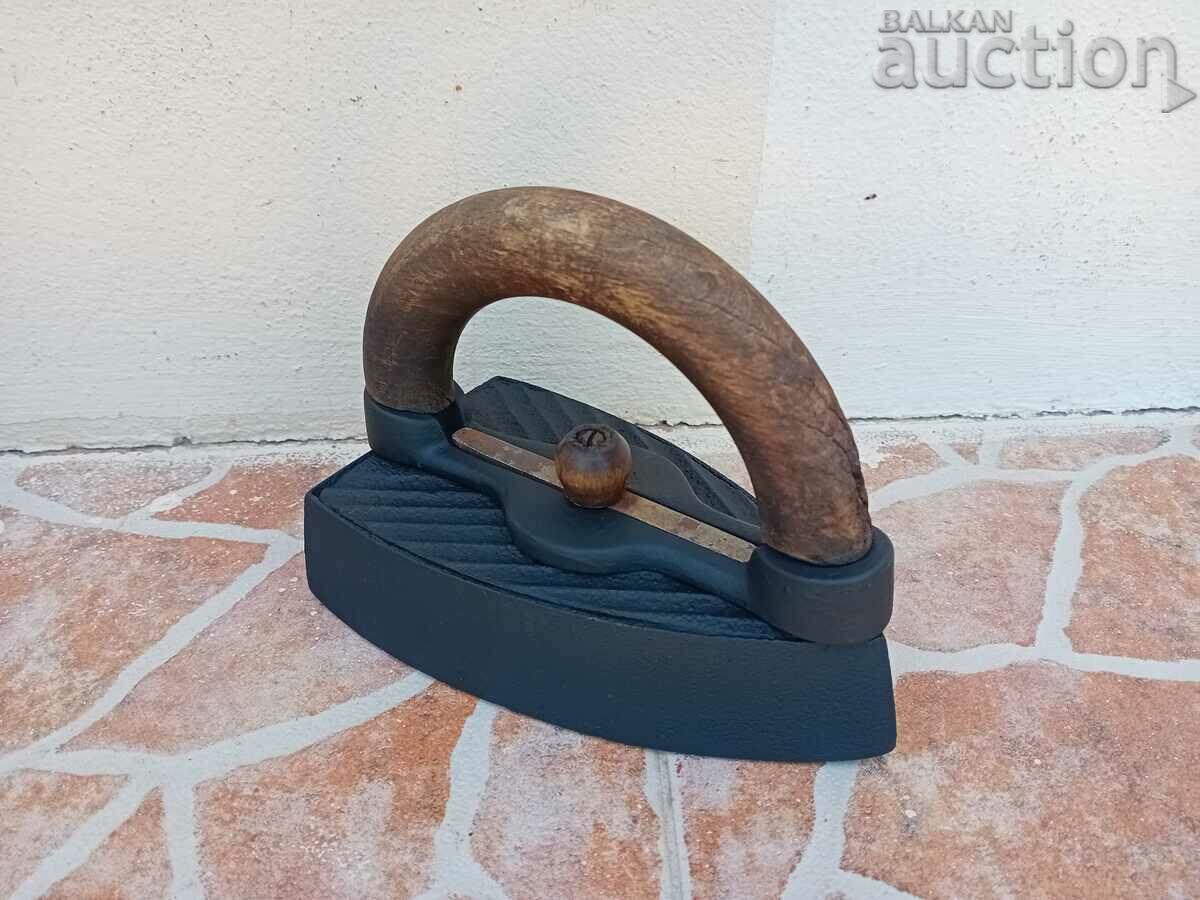 antique mini heat iron 19th century - 6
