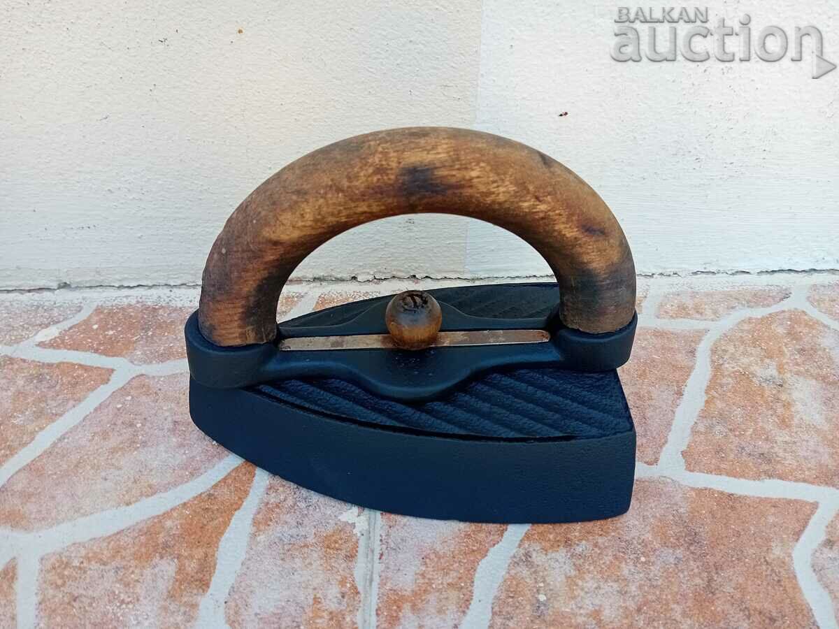 antique mini heat iron 19th century