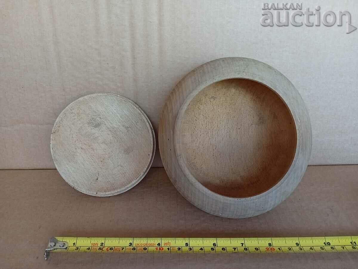 Auction An old wooden vessel, a saucer, a pot, a bowl with a lid Auction An old wooden vessel, a saucer, a pot, a bowl with a lid