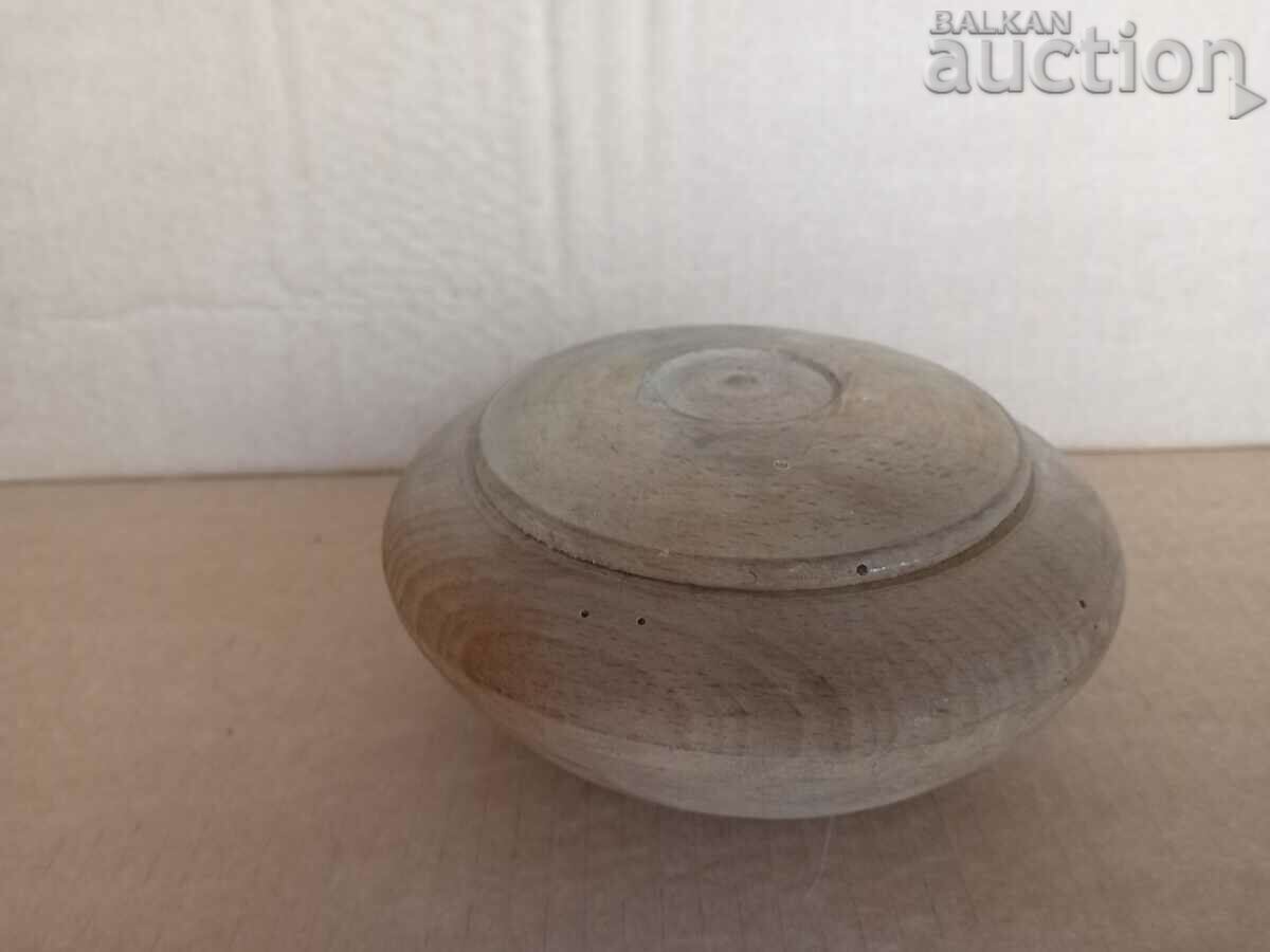 An old wooden vessel, a saucer, a pot, a bowl with a lid - 6 An old wooden vessel, a saucer, a pot, a bowl with a lid - 6