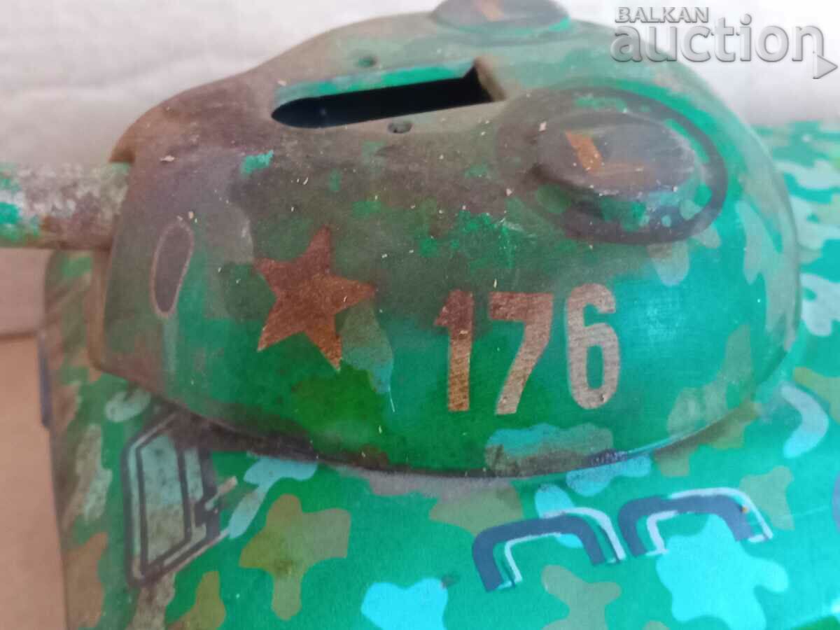 Auction Children's tin toy tank USSR 70s Auction Children's tin toy tank USSR 70s