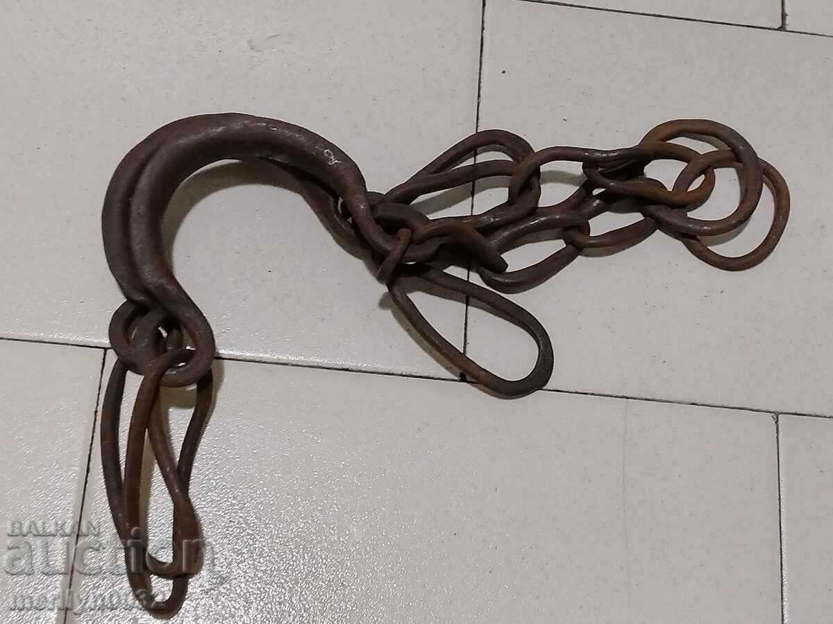 Pair of buckles, shackles, chain, wrought iron - 5 Pair of buckles, shackles, chain, wrought iron - 5