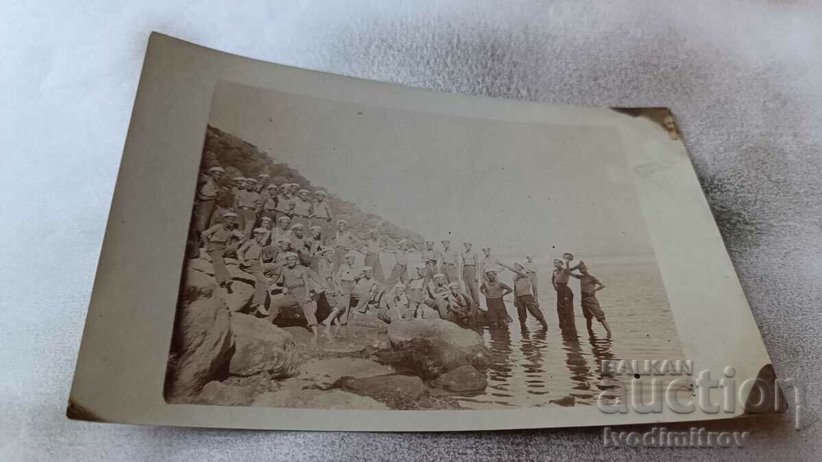 Photo Varna Cadets on rocks on the seashore