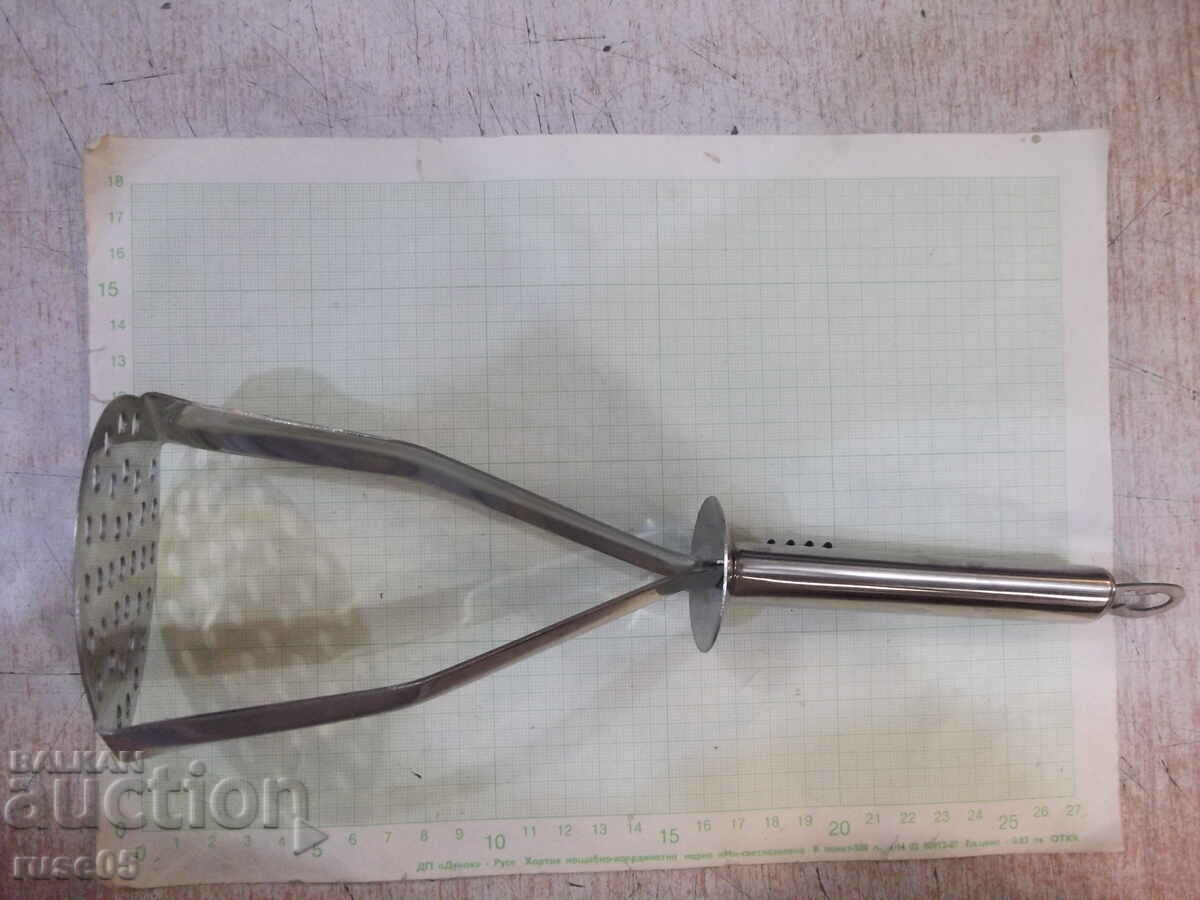 Potato press with ergonomic handle, made of stainless steel with price 10.00 BGN | € 5.11 Potato press with ergonomic handle, made of stainless steel with price 10.00 BGN | € 5.11